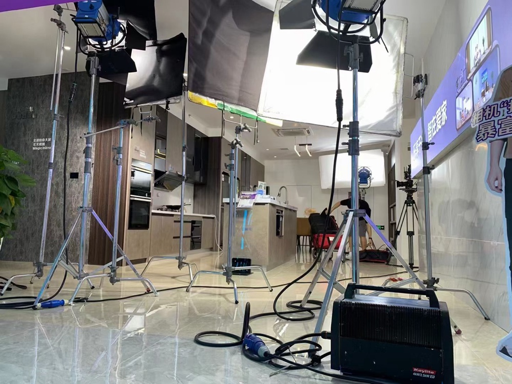 2.4Ӱҕ���Ӱ����M2700K-6500Kɫ���{(di��o)��(ji��)